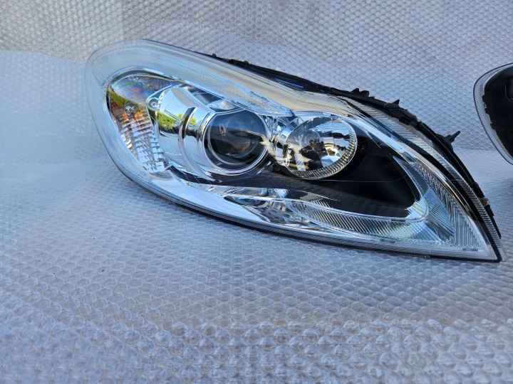 VOLVO C70 -10 PHARE XÉNON AVANT GAUCHE OU DROITE NEUF