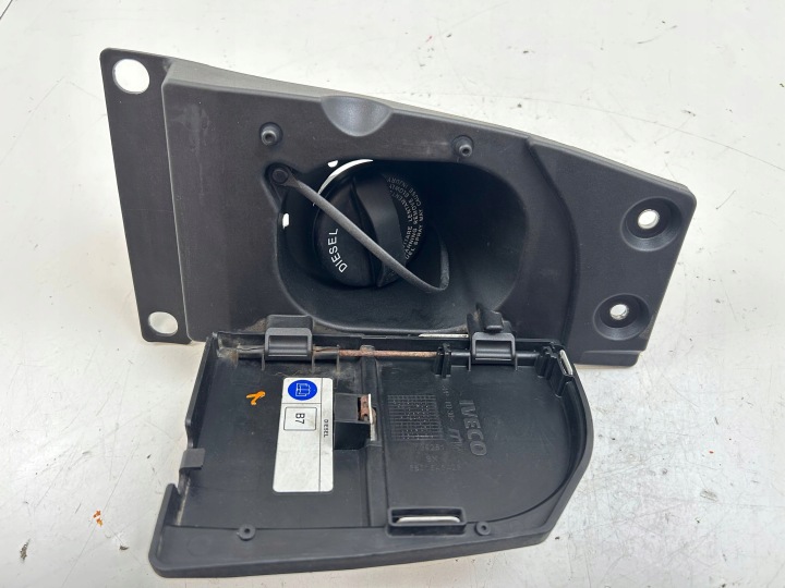 2021 IVECO DAILY 6TH GEN BOUCHON GOULOTTE DE REMPLISSAGE CARBURANTS 5801469114