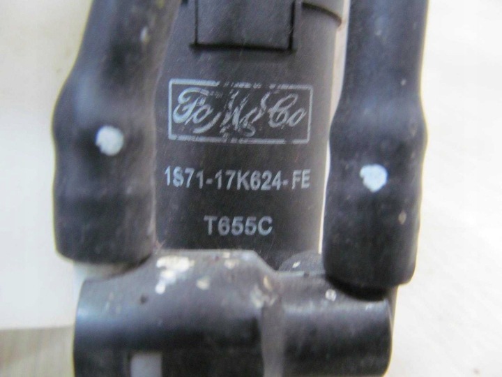 FORD CMAX RÉSERVOIR LAVE-GLACES 6M5T-F221050