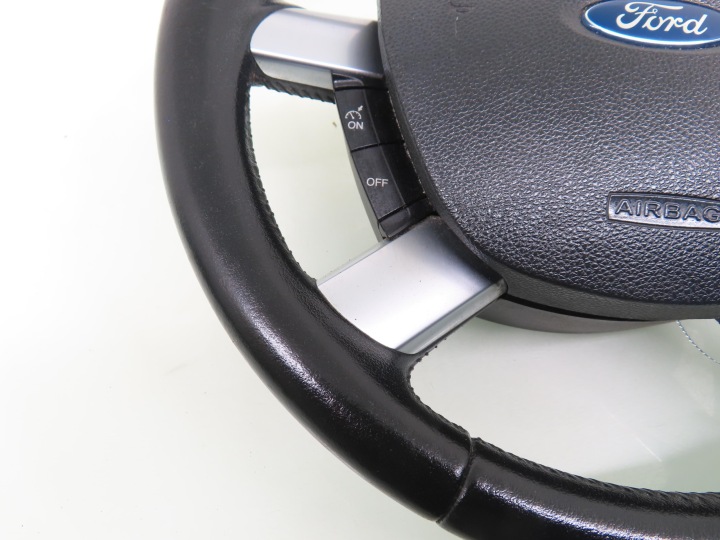 VOLANT FORD C-MAX I 3M513600CHW 6M51R042B85