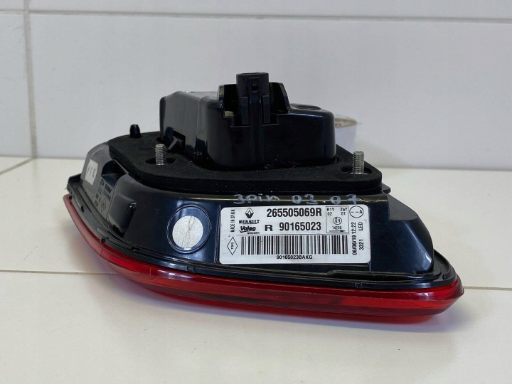 PHARE ARRIÈRE DANS COUVERCLE DE COFFRE DROITE CÔTÉ RENAULT KADJAR 2018 265505069R