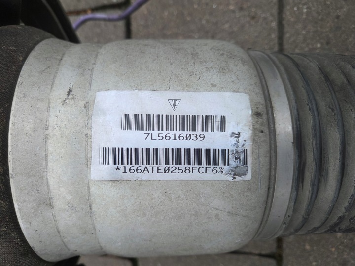 PORSCHE CAYENNE I AMORTISSEUR GAUCHE AVANT 7L5616039 02-2010