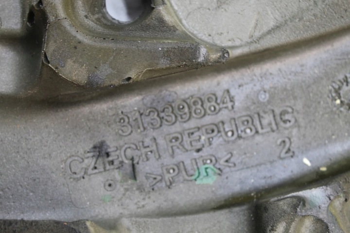 SUPÉRIEURE PROTECTION MOTEUR VOLVO XC70 II 31339884 34357062 2.4L 158KW 2013