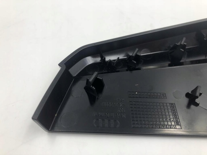 PROTECTION DÉCOR PANNEAUX DROIT AUDI E-TRON 50 4KL863338