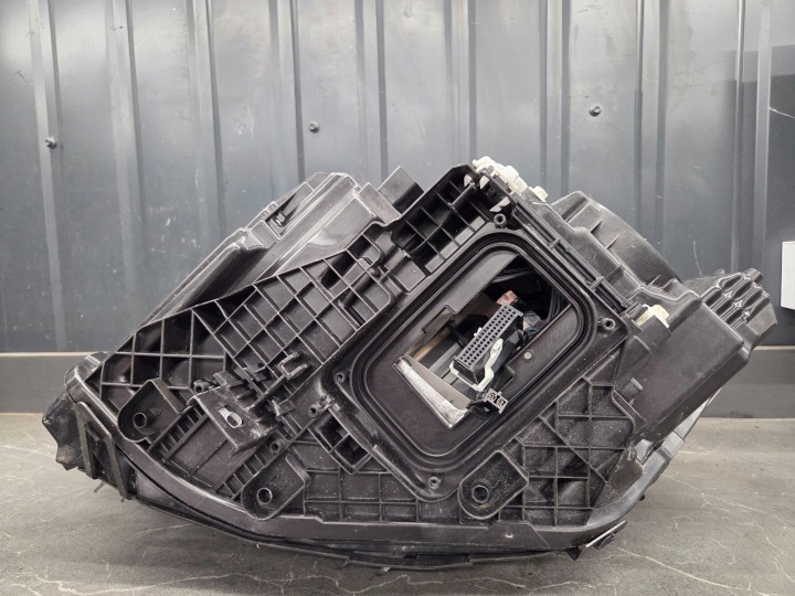 MERCEDES-BENZ GLA W247 PHARE AVANT DROITE PERFORMANCE A2479063604