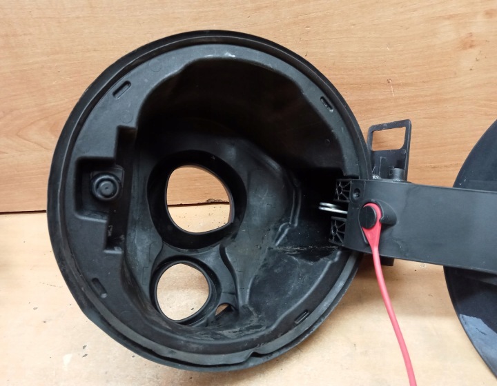 CLAPET GOULOTTE DE REMPLISSAGE CARBURANTS ADBLUE ZAFIRA C 2.0 CDTI