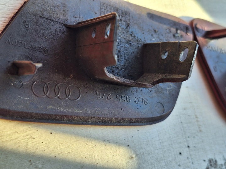 DROITE BOUCHON LAVE-GLACES AUDI A4 CABRIO (8H7, B6, 8HE, B7) 8E0955276