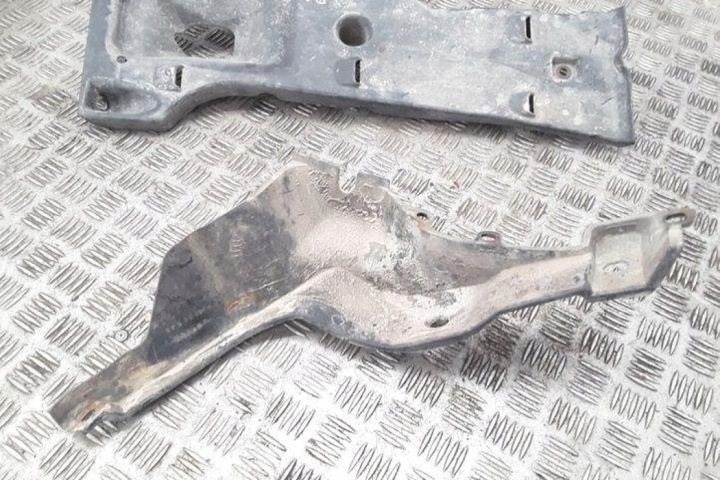 AUTRE CAPUCHONS CHÂSSIS HONDA LEGEND III (KA) 74696SZ30000 3.47L GASOLINE