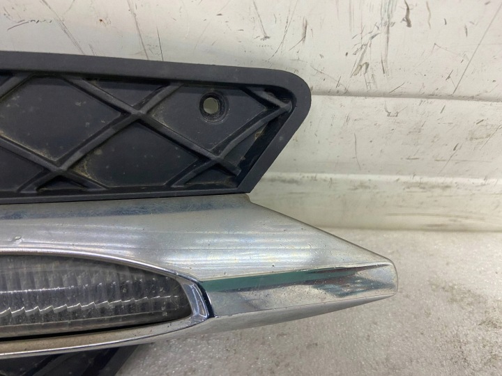 MERCEDES LANTERNE LED VERS CONDUITE DIURNE DROIT AVANT A2049069000 A2048851453