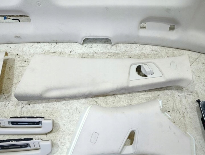 PAVILLON MERCEDES-BENZ EQS SUV 2023 A0009001741