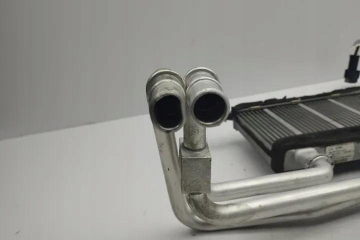 RADIATEUR RÉCHAUFFEURS BMW 5 TOURING (E61) 5HB00860800 2.5L DIESEL 130KW