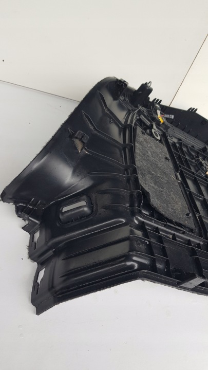 COLLECTEUR COUVERCLES DE COFFRE DROIT AUDI A3 8V EUROPE