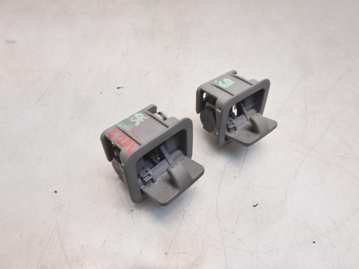 SUPPORT POIGNÉE PLAFONNIERS AUDI A8 D3 4E0857635