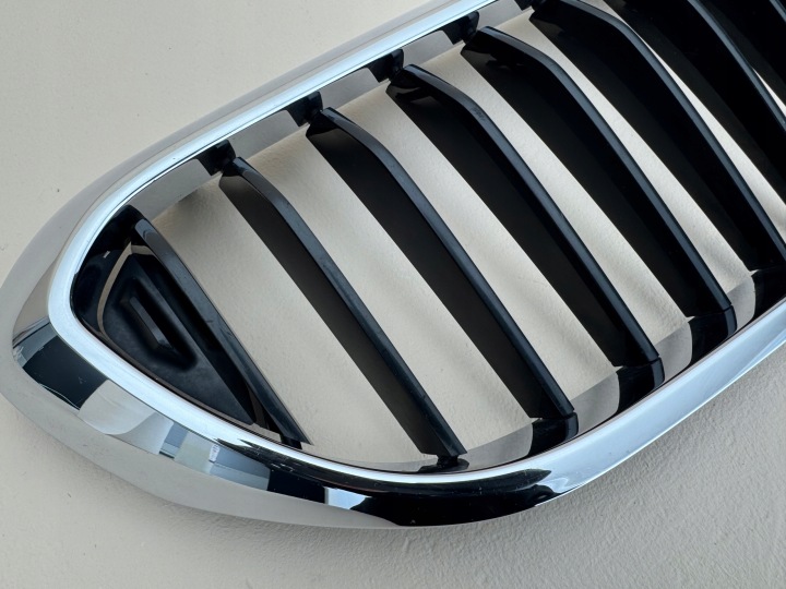 BMW 5 V G30 G31 17R- RÉSERVOIR GRILLE CALANDRE GRILLE DE RADIATEUR DROITE 51138070470