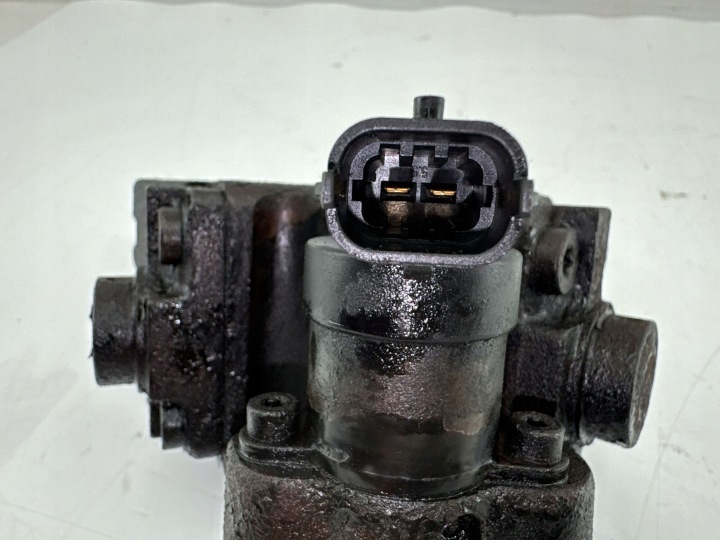 OPEL MERIVA B 2011 POMPE INJECTION HAUTE PRESSION