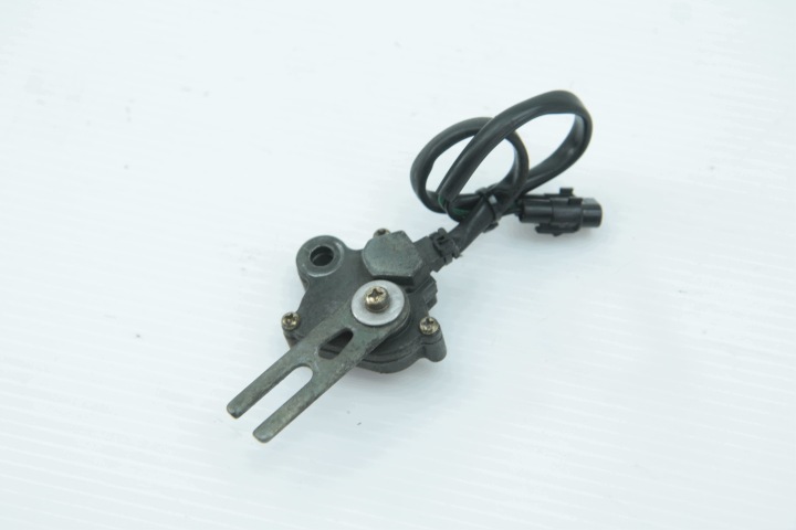 KAWASAKI ZX 6R ZX-6R 00-02 CAPTEUR PIEDS