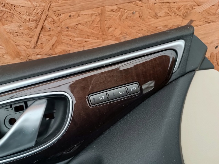 COLLECTEUR GAUCHE AVANT INFINITI Q50 KREMOWY CLAIR 809734GA0A PANNEAU VITRE GAUCHE