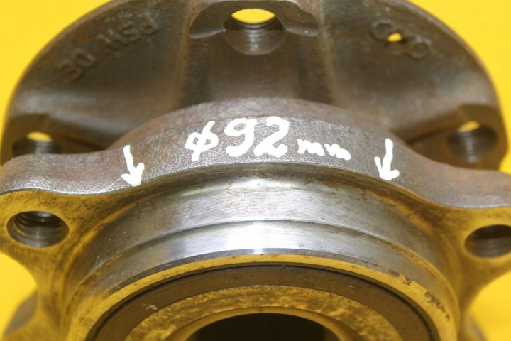 MOYEU ROULEMENT DROITE GAUCHE AVANT AUDI A6 C6 3.0 2.7 TDI 4E0407615D