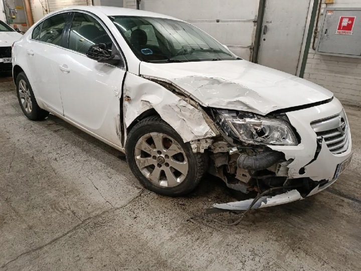 OPEL INSIGNIA BOÎTE FUSIBLES 2013 1.4L 13587628
