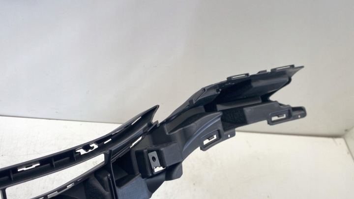 MERCEDES C-KLASA W205 GRILLE CENTRALE INFÉRIEURE PARE-CHOCS AVANT A2058851065