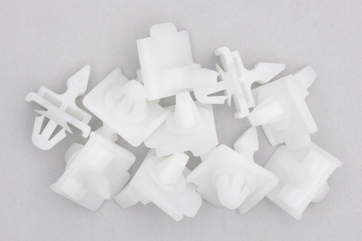 CLIPS BAGUETTES SZEROKIEJ LATÉRALE MERCEDES E W124 1984-1996 C W201 1982-1992