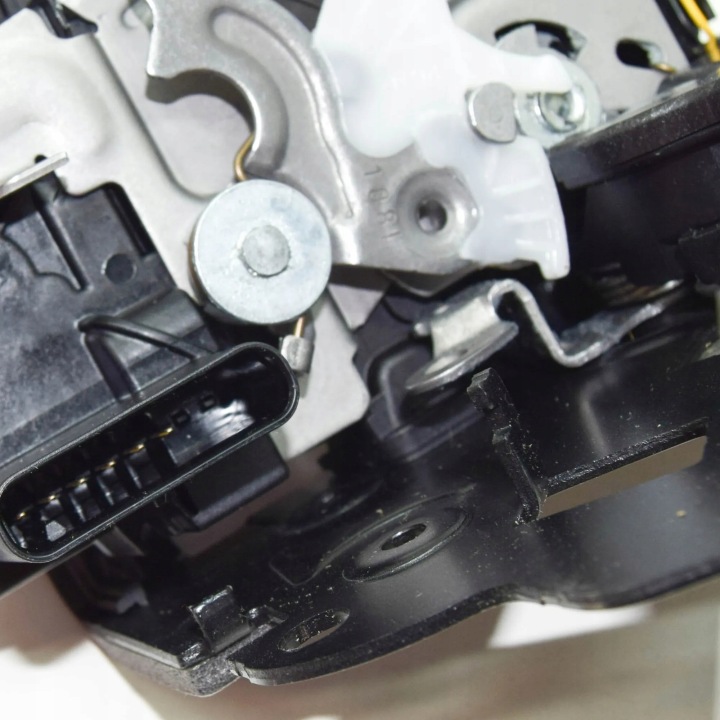 LAND ROVER DISCOVERY V L462 SERRURE DE PORTE AVANT GAUCHES LHD LR078730