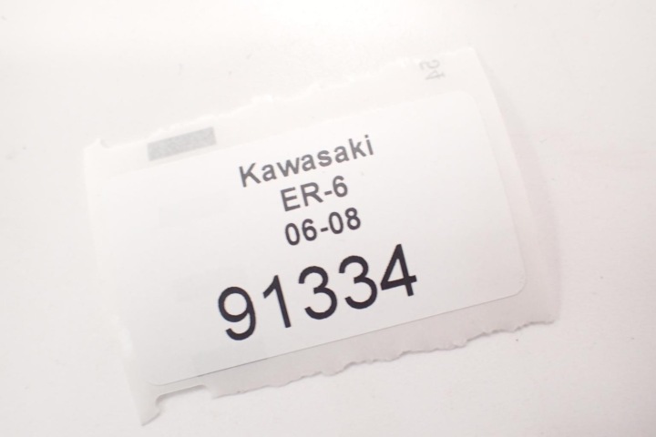 SET GAUCHE PODNOZEK FIXATION KAWASAKI ER-6 06-08