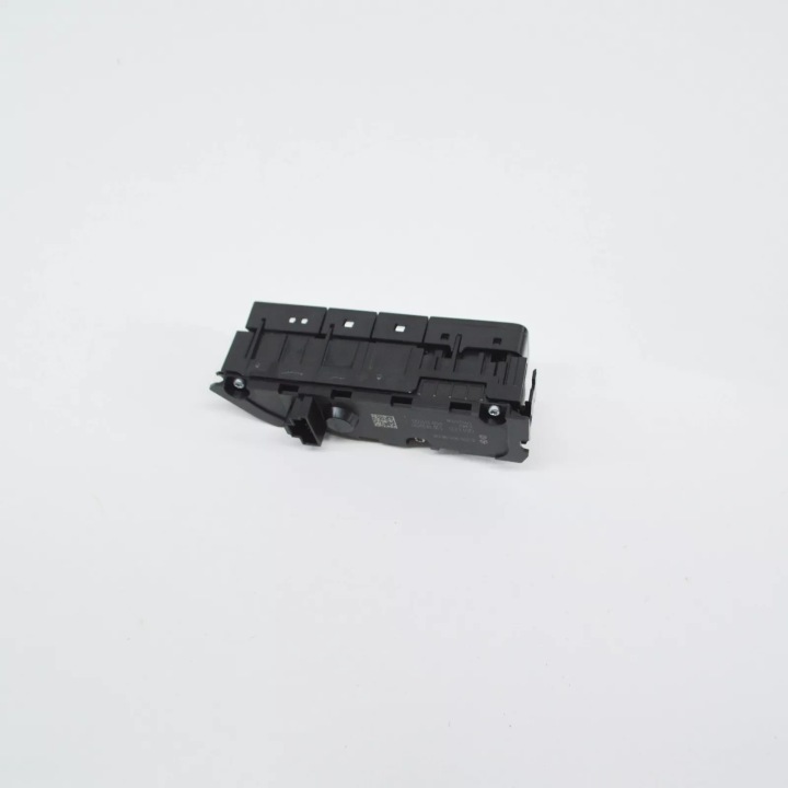MB C W205 AMG LEFT LOWER CONTROL PANNEAU SWITCH BLOCK A2059059608