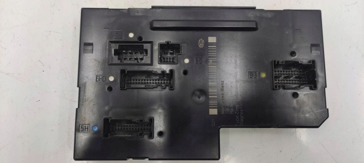 MERCEDES-BENZ C W204 2013 CHÂSSIS MODULE FUSIBLES