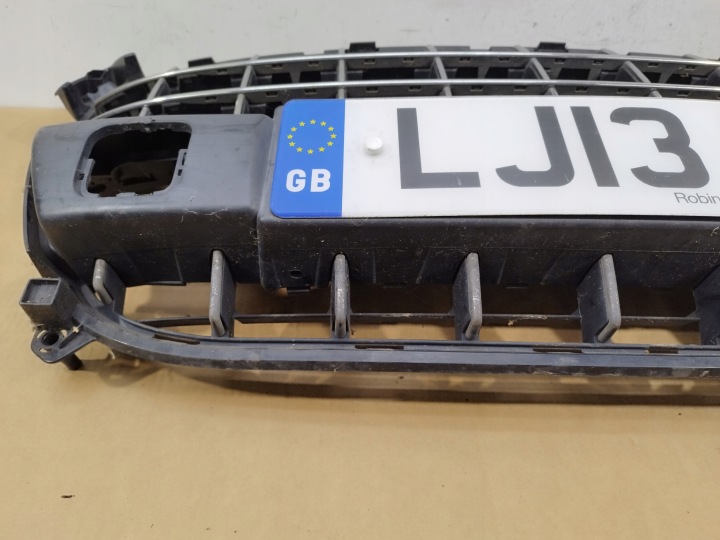 GRILLE CALANDRE GRILLE CENTRALE CHROME PARE-CHOCS AVANT PEUGEOT 3008 I 2009-2013