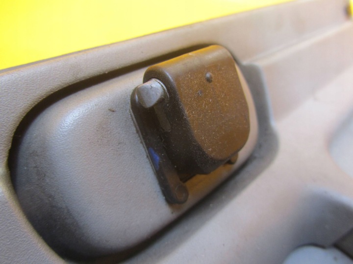 COUVERCLE BOÎTE À GANTS RENAULT TRAFIC 2001R-