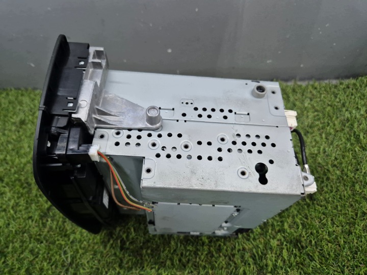 RADIO LECTEUR NAVI CD DVD SLOT SDHC MERCEDES E-KLASA C GLK W212 W204