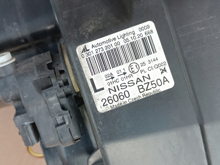 NISSAN NV400 NV 400 PHARE GAUCHE PROD AVANT 26060 BZ50A