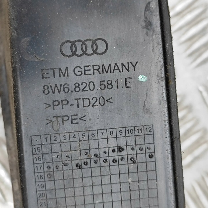 GLISSIÈRE AVANT GAUCHE GARDE-BOUE AUDI A5 (F53) 8W6820581E 31952579 3.0L