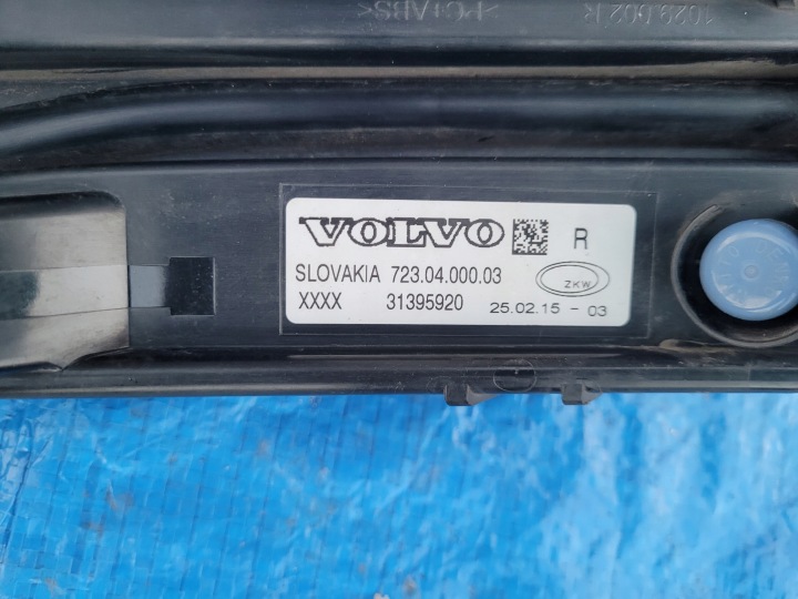 VOLVO V40 II PHARES ANTIBROUILLARD DROIT PARE-CHOCS AVANT LANTERNE LED FJD 31395920