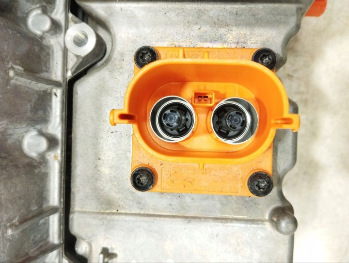 INWERTER AVEC CONVERTISSEUR PORSCHE TAYCAN 4S 2022 9J1959663BG