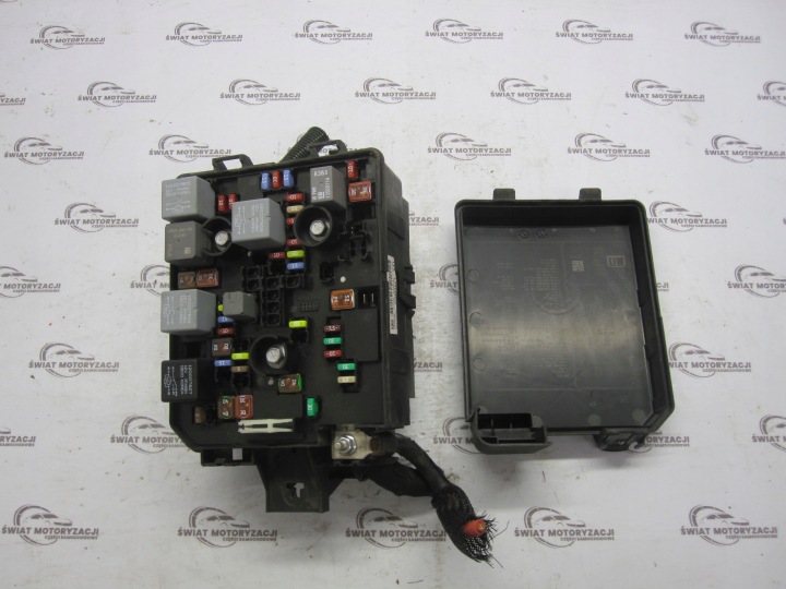 OPEL CORSA E 17R BOÎTE FUSIBLES 39080924 95941608