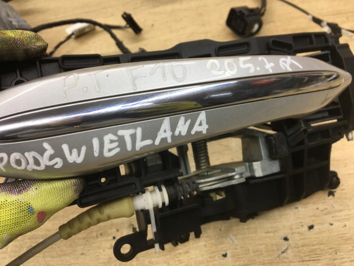 POIGNÉE DROIT ARRIÈRE 354 RÉTROÉCLAIRÉE FAISCEAU DE CÂBLES BMW F10