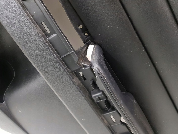 MAZDA CX-7 2011 DROITE CÔTÉ CARDAN BRODERIE PORTES ARRIÈRE