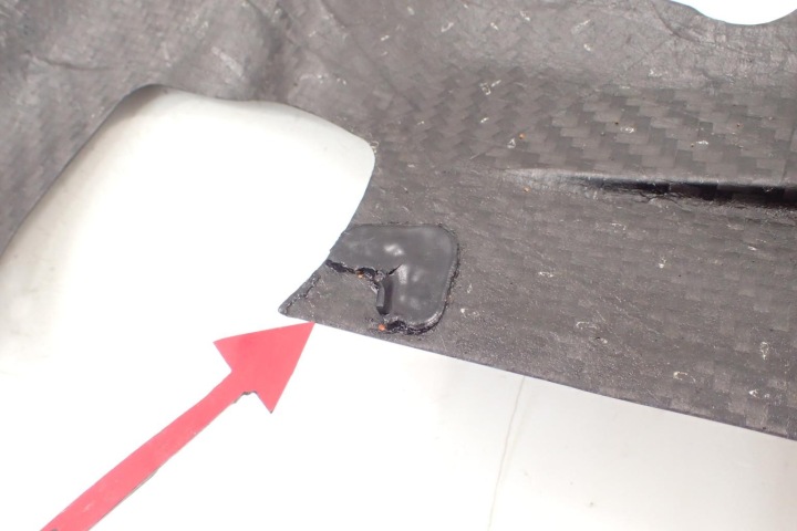 YAMAHA YZF R1 RN32 15- CÔTÉ DROIT PROTECTION DÉFLECTEUR D'AIR CARBONE