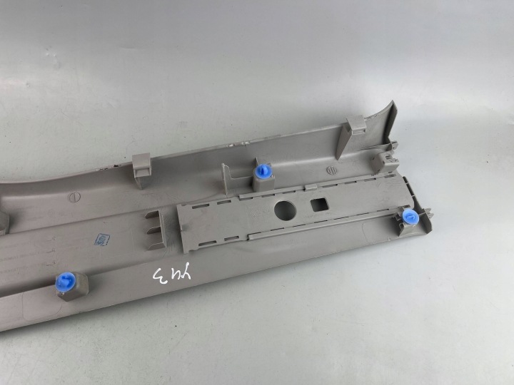 PLASTIQUE PROTECTION MONTANTS GAUCHE 769145239R VIVARO II B RENAULT TRAFIC III 21R