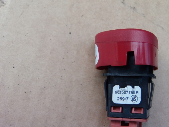 BOUTON FEUX D'URGENCE 96405776KR CITROEN C3 I 2002-09 LIFT 1.4 HDI