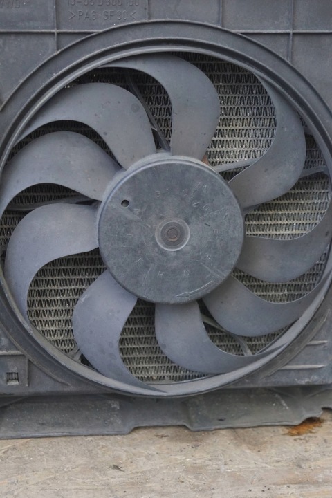 AUDI TT 8N R32 PANNEAU AVANT RADIATEURS VENTILATEUR (D829)