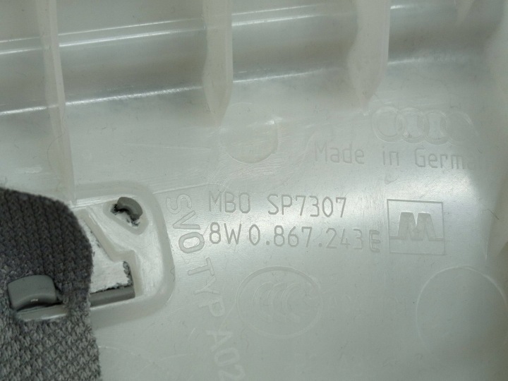 AUDI A4 B9 8W PROTECTION BRODERIE MONTANTS 8W0867243E