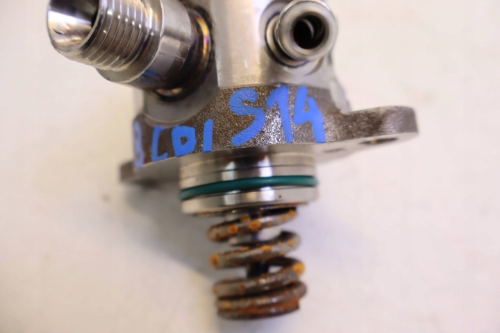 POMPE HAUTE PRESSION IBIZA POLO GOLF 1.0TSI POUR 05E127027A