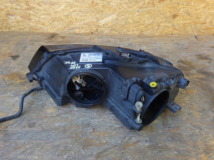AUDI A3 8P LIFT 08-12 PHARE DROITE AVANT AVANT 8P0941004BC