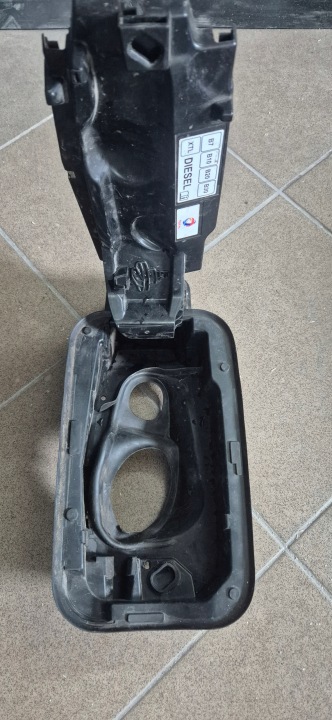 CLAPET GOULOTTE DE REMPLISSAGE DE CARBURANT ADBLUE CITROEN BERLINGO 3, PEUGEOT PARTENAIRE RIFTER 2018+