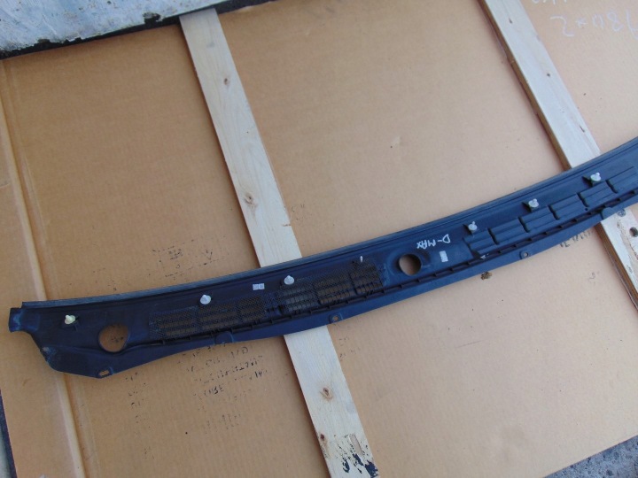 DOUBLURE DE PASSAGE DE ROUE PLASTIQUE ISUZU D-MAX 1 LIFT 2007- 8-97363-0440 EUROPE