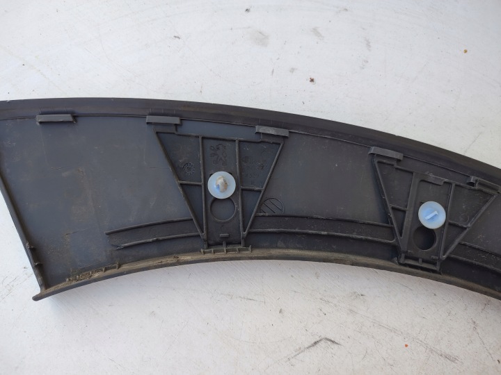 REVÊTEMENT GARDE-BOUE DROIT ARRIÈRE PEUGEOT 207 LIFT UNIVERSEL SW 9681552480