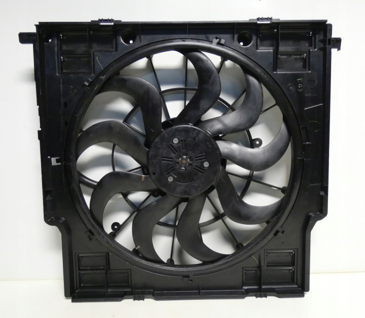 BMW X3 G01 8472314 CHÂSSIS VENTILATEUR RADIATEUR